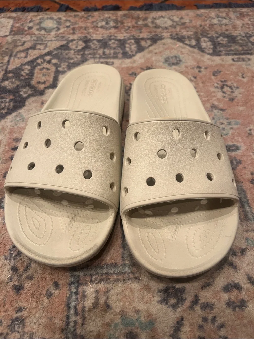 CROCS light nude